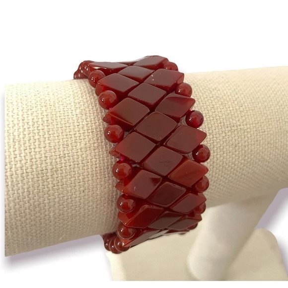 Vintage red stretch bead bracelet diamond pattern with round bead accents - Picture 1 of 9